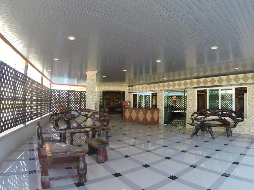 Oyo 523 Aa Pattaya Ville Buitenkant foto