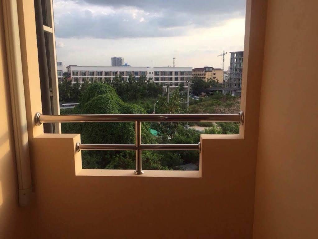 Oyo 523 Aa Pattaya Ville Buitenkant foto