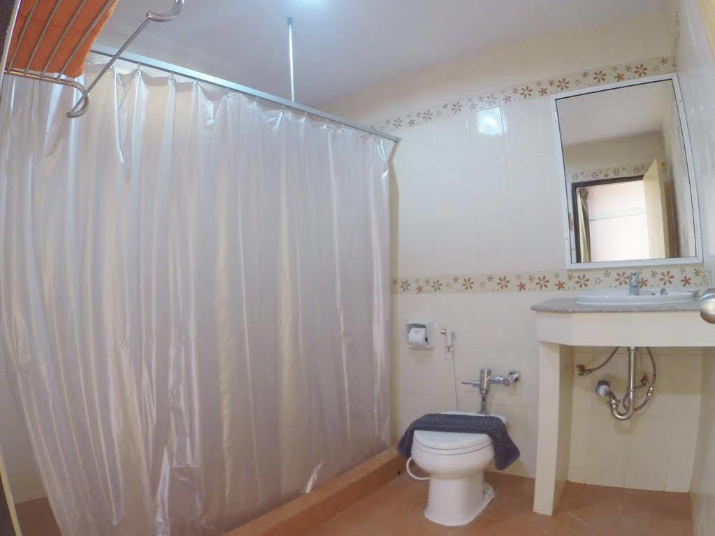 Oyo 523 Aa Pattaya Ville Buitenkant foto